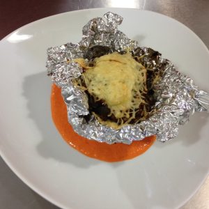 5 CEBOLLAS RELLENAS EN SALSA DE MORRON