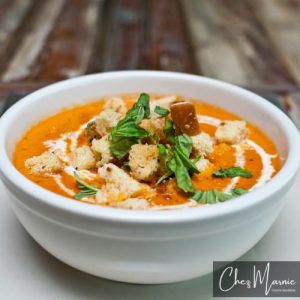Sopa jitomate con queso de cabra